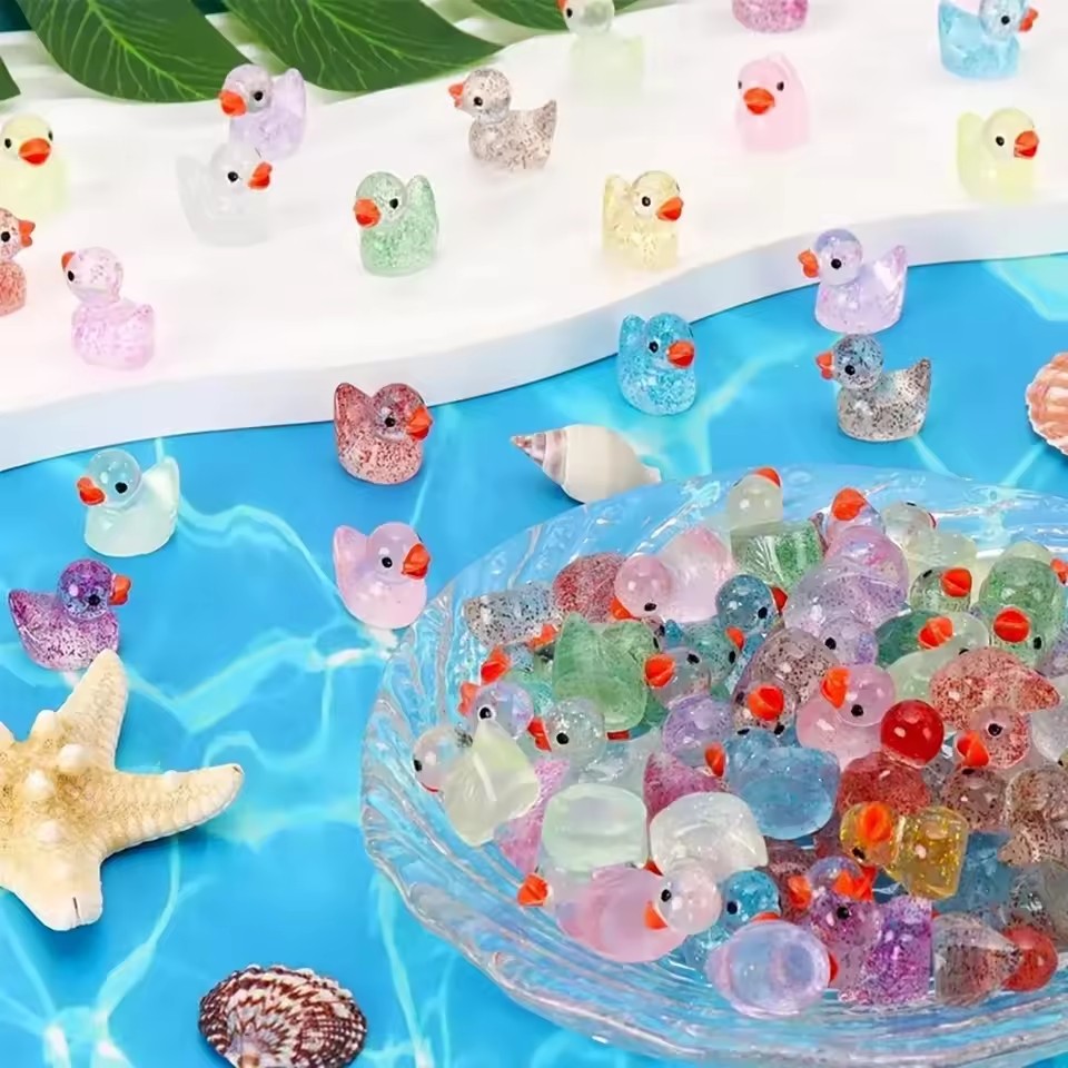 ~ Miniature resin duck with pu - Pothos ulasan dan harga